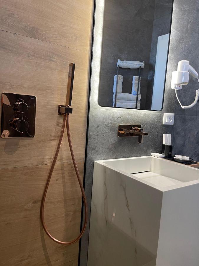 Hotel Portside Gf فلورا المظهر الخارجي الصورة
